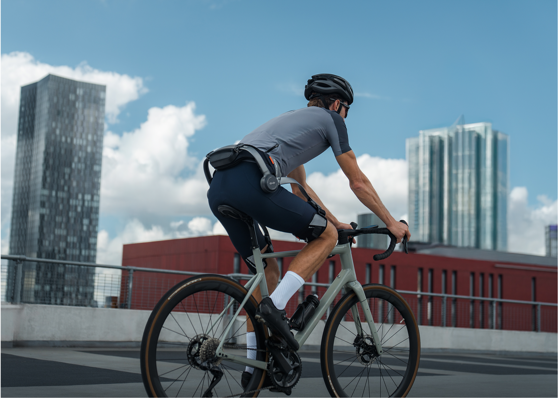 Resistência em movimento: como o Hypershell apoia o esforço repetitivo do ciclismo